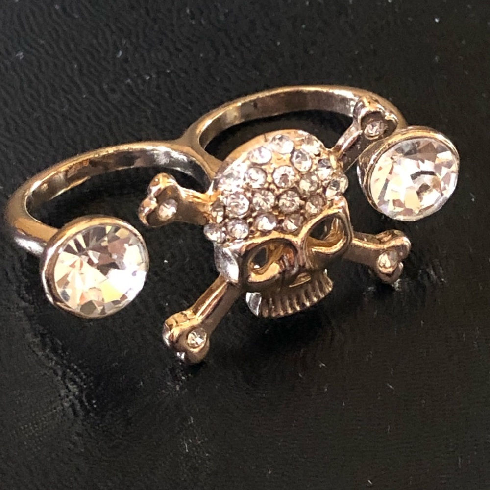 Dual finger skull cocktail ring